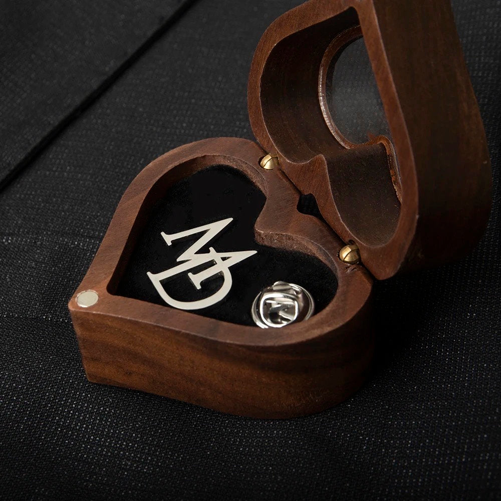 Custom Initial Brooch For Groom Men’s Stainless Steel Initial Letters Lapel Pin Personalized Wedding Best Man Jewelry